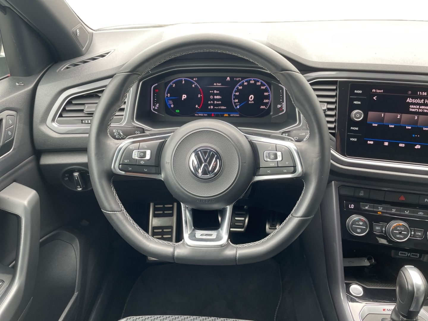 Volkswagen T-Roc R-Line 2.0 TDI 4M DSG - Samsaru's Car Outlet