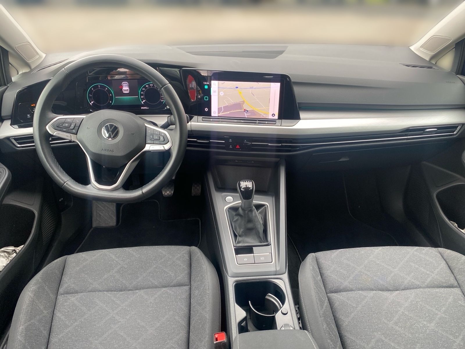 Volkswagen Golf VIII 2.0 TDI LIFE - Samsaru's Car Outlet