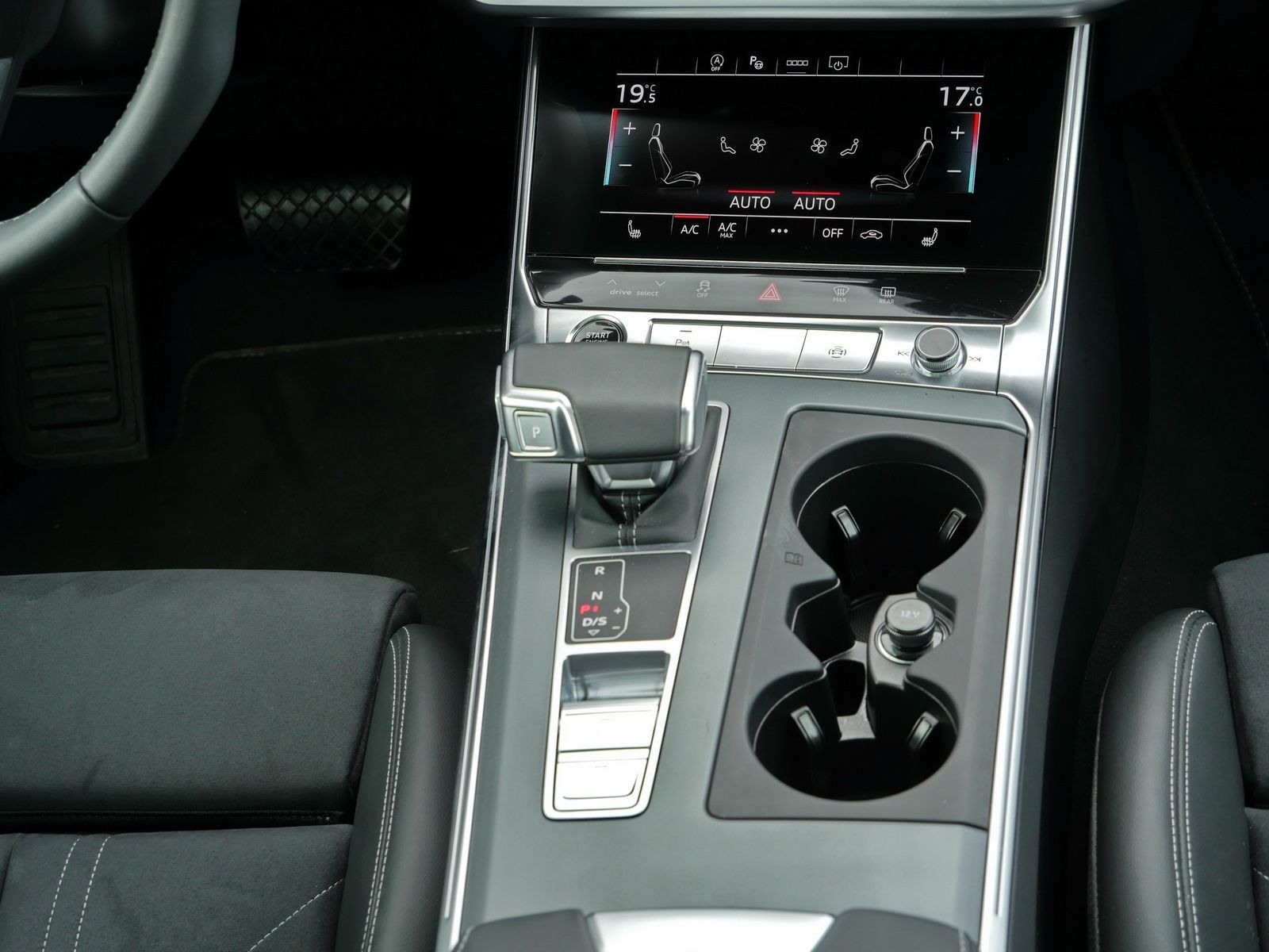 Audi A6 Limousine 55 TFSI S line - Samsaru's Car Outlet