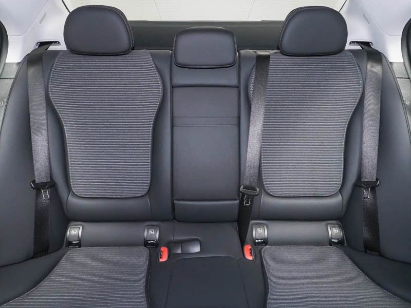 Mercedes-Benz C 180 AVA ADV PLUS - Samsaru's Car Outlet