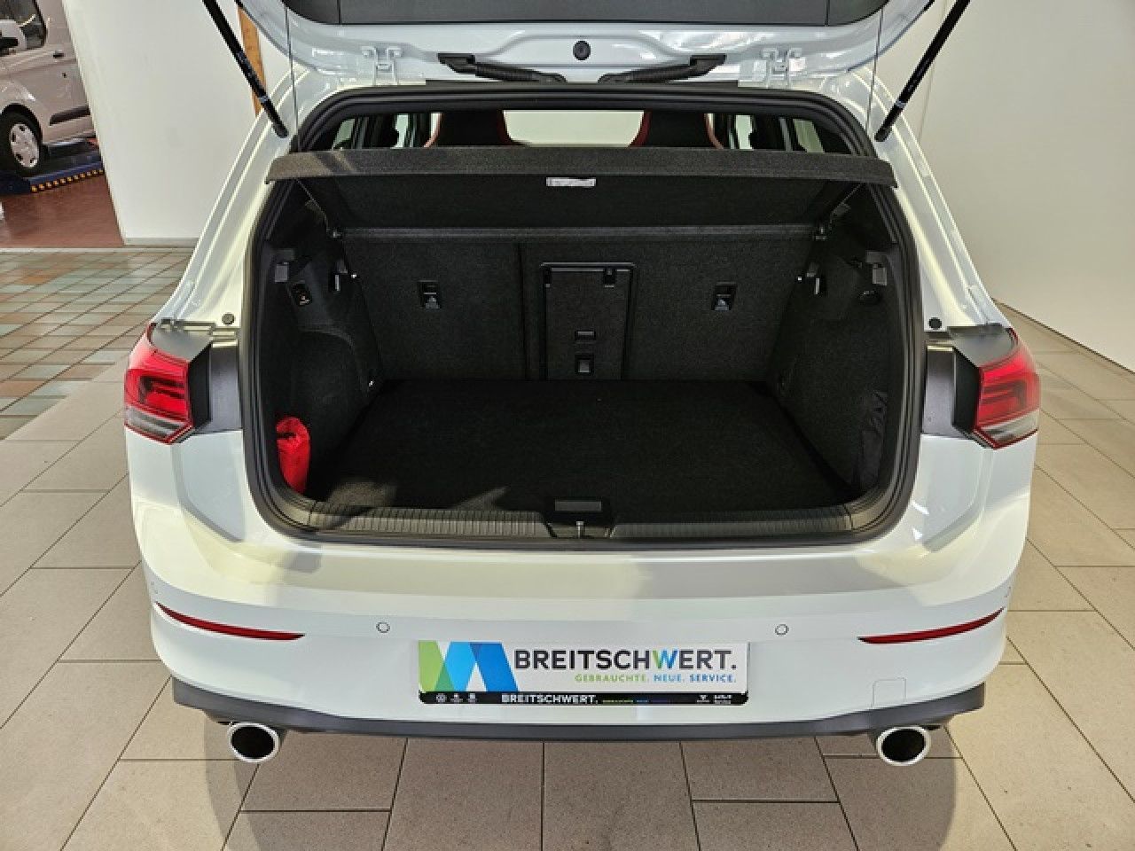 Volkswagen Golf 2.0 TSI GTI DSG BlackStyle - Samsaru's Car Outlet