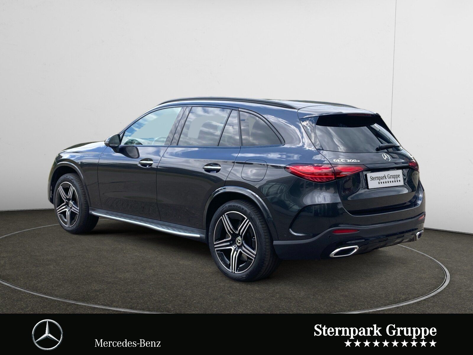 Mercedes-Benz GLC 300 e 4M AMG Premium Plus +AHK+Pano+DIST+20"