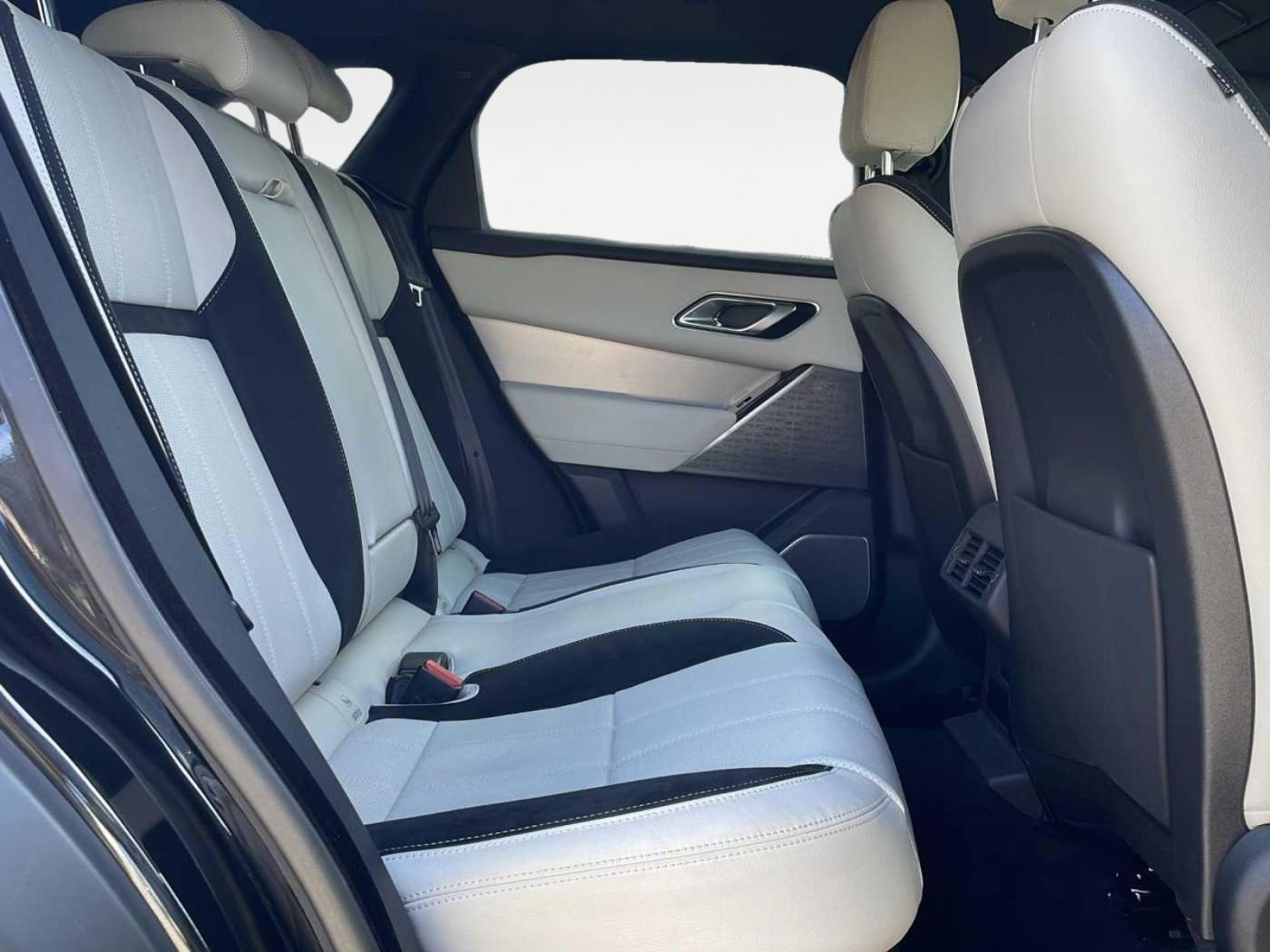 Range Rover Velar Benzin/Plug-In-Hybrid P400e S - Samsaru's Car Outlet
