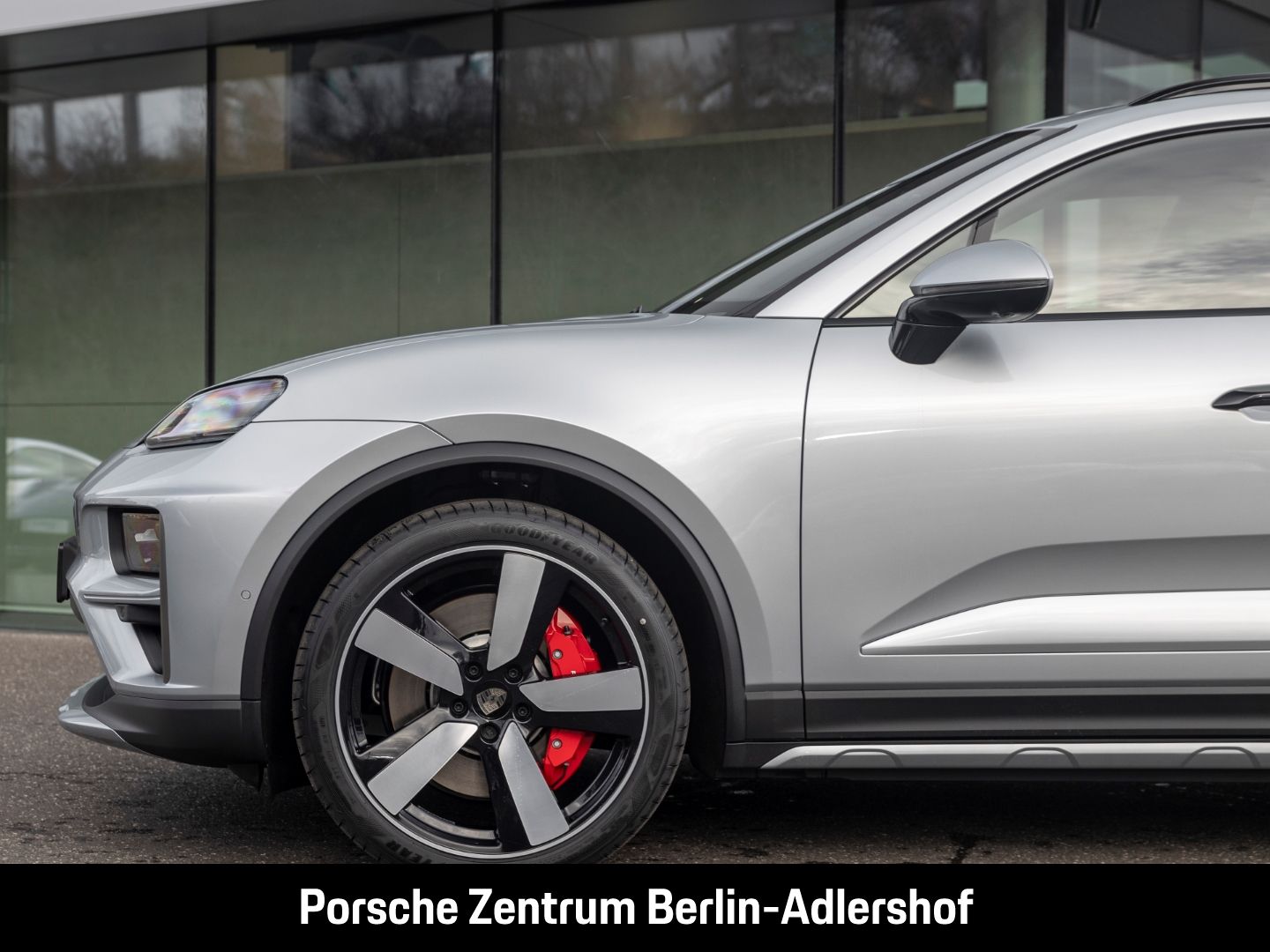 Porsche Macan Turbo - Samsaru's Car Outlet