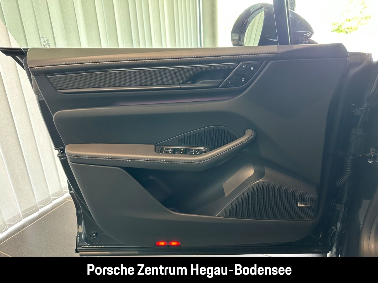 Porsche Macan Turbo/Electric Sport/Hinterachslenkung/Mat