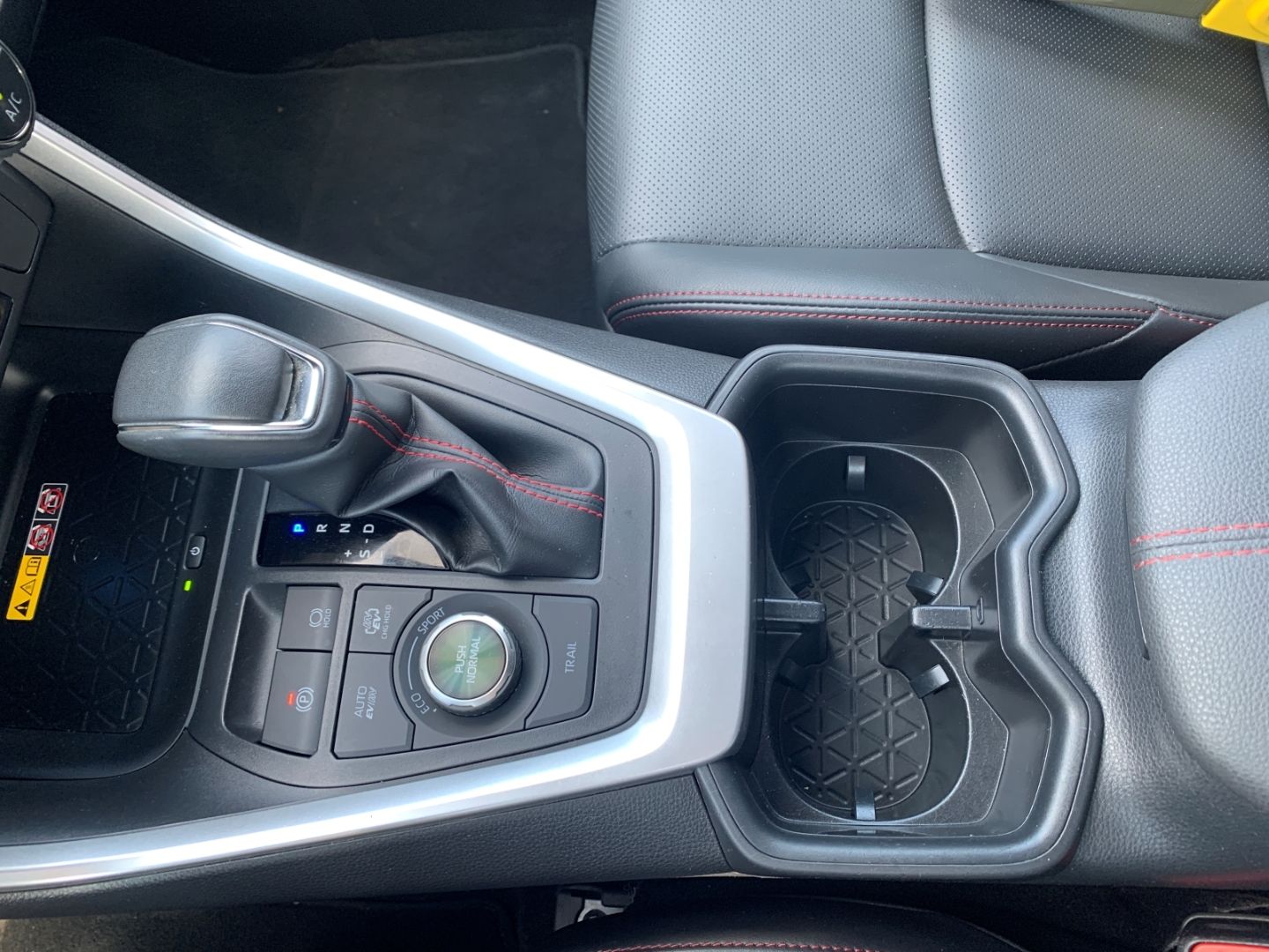 Toyota RAV 4 Plug-in Hybrid 4x4 - Samsaru's Car Outlet