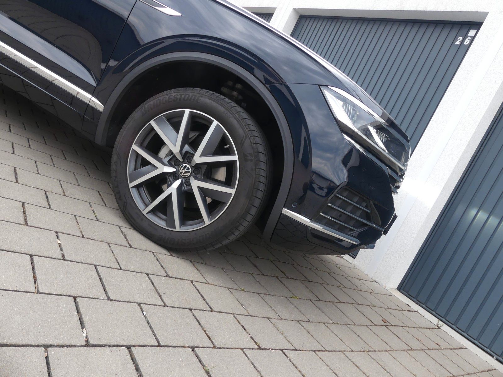 Volkswagen Touareg Elegance 4Motion - Samsaru's Car Outlet