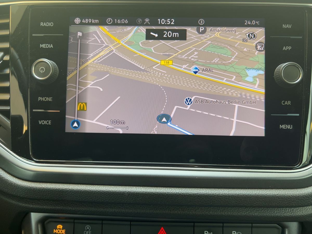 Volkswagen T-Roc 1.5 TSI DSG R-Line - Samsaru's Car Outlet
