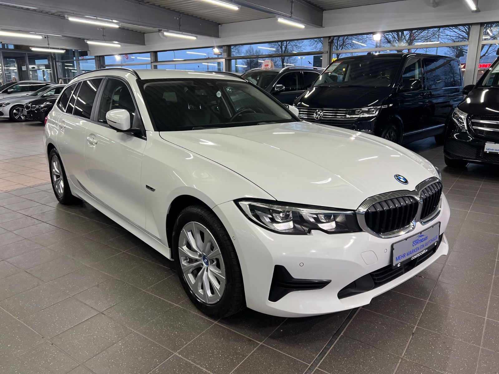 BMW 330 e Touring Advantage - Samsaru's Car Outlet