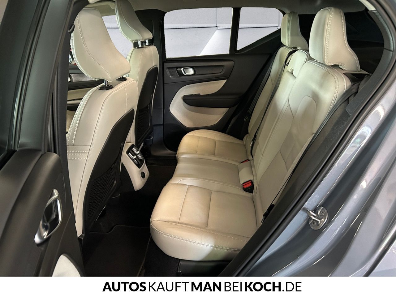 Volvo XC40 T4 Recharge Plus Bright - Samsaru's Car Outlet