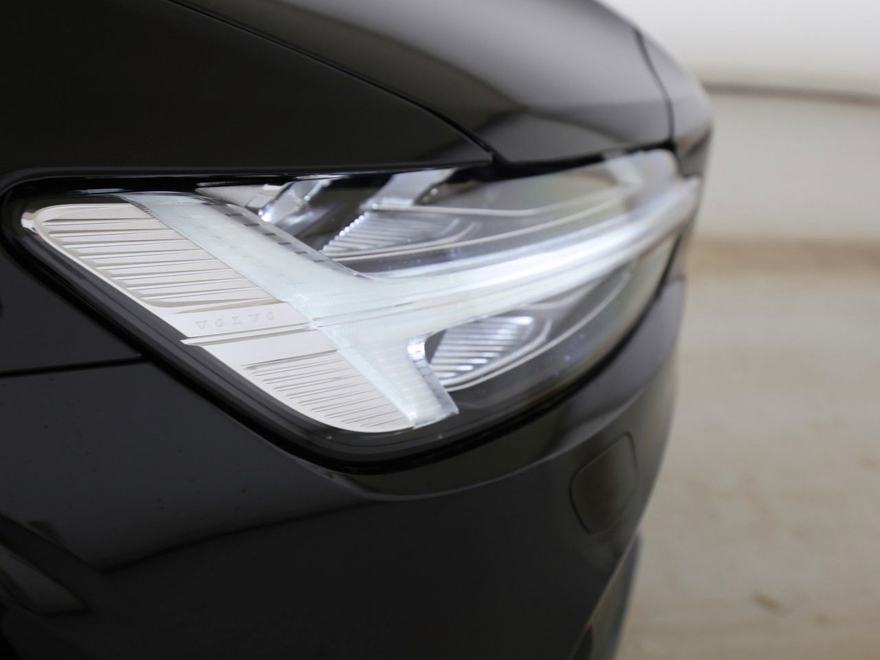 Volvo S60 B5 Ultimate Dark AWD*S-ZINS 1,99% eff.*STHZ