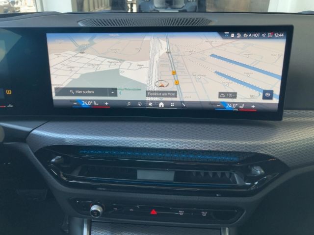 BMW 320 i xDrive Limo M-Sport Pano AHK 18'' HUD Kame