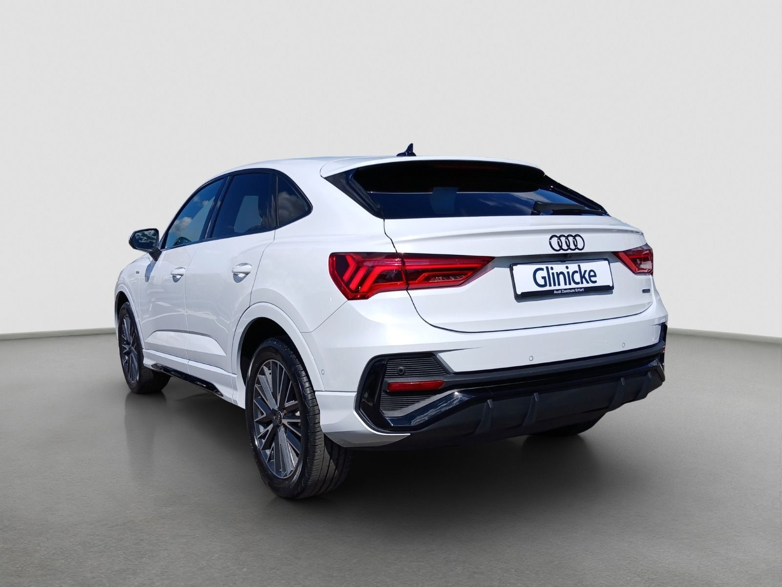Audi Q3 Sportback 40 TDI quattro S line - Samsaru's Car Outlet