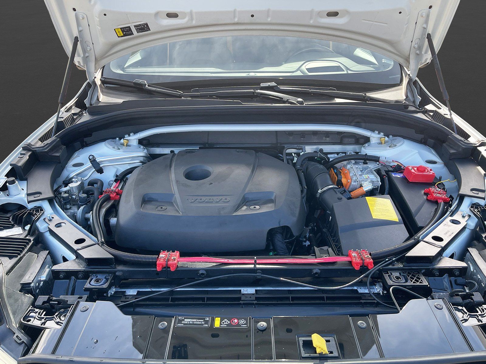 Volvo XC60 T8 AWD Polestar Engineered + Volvo Selekt