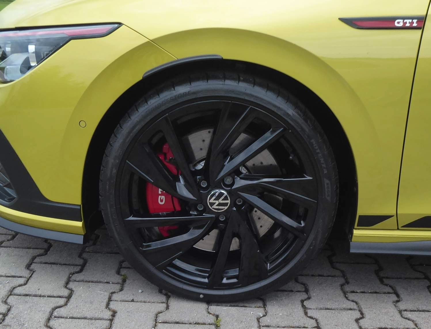 Volkswagen Golf VIII GTI Clubsport - Samsaru's Car Outlet