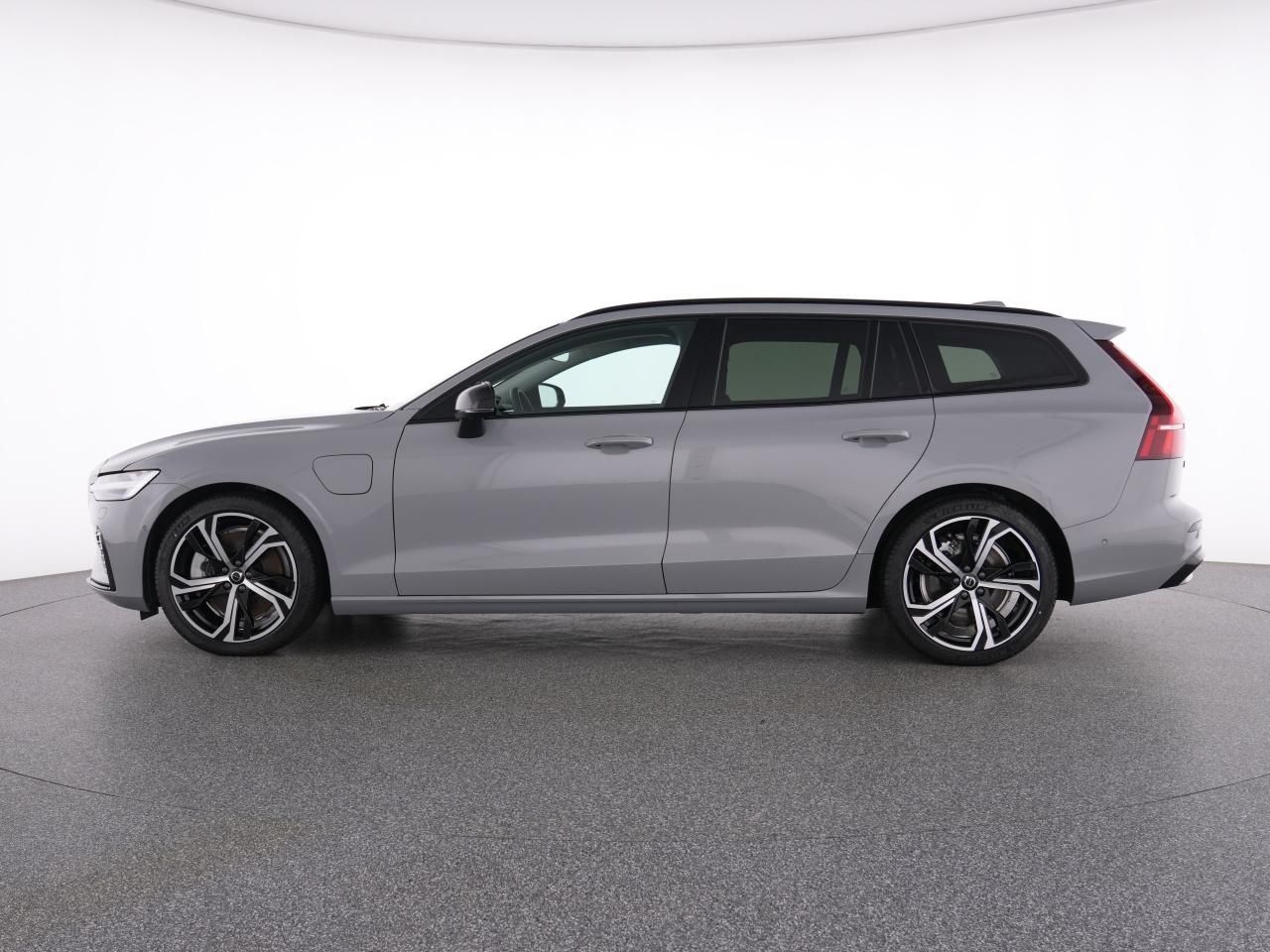 Volvo V60 T6 Recharge AWD PlusDark+AHK+PANO+360°+LM 19