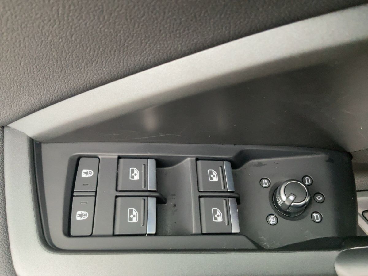 Audi Q3 Sportback 40 TDI QU S-LINE - Samsaru's Car Outlet