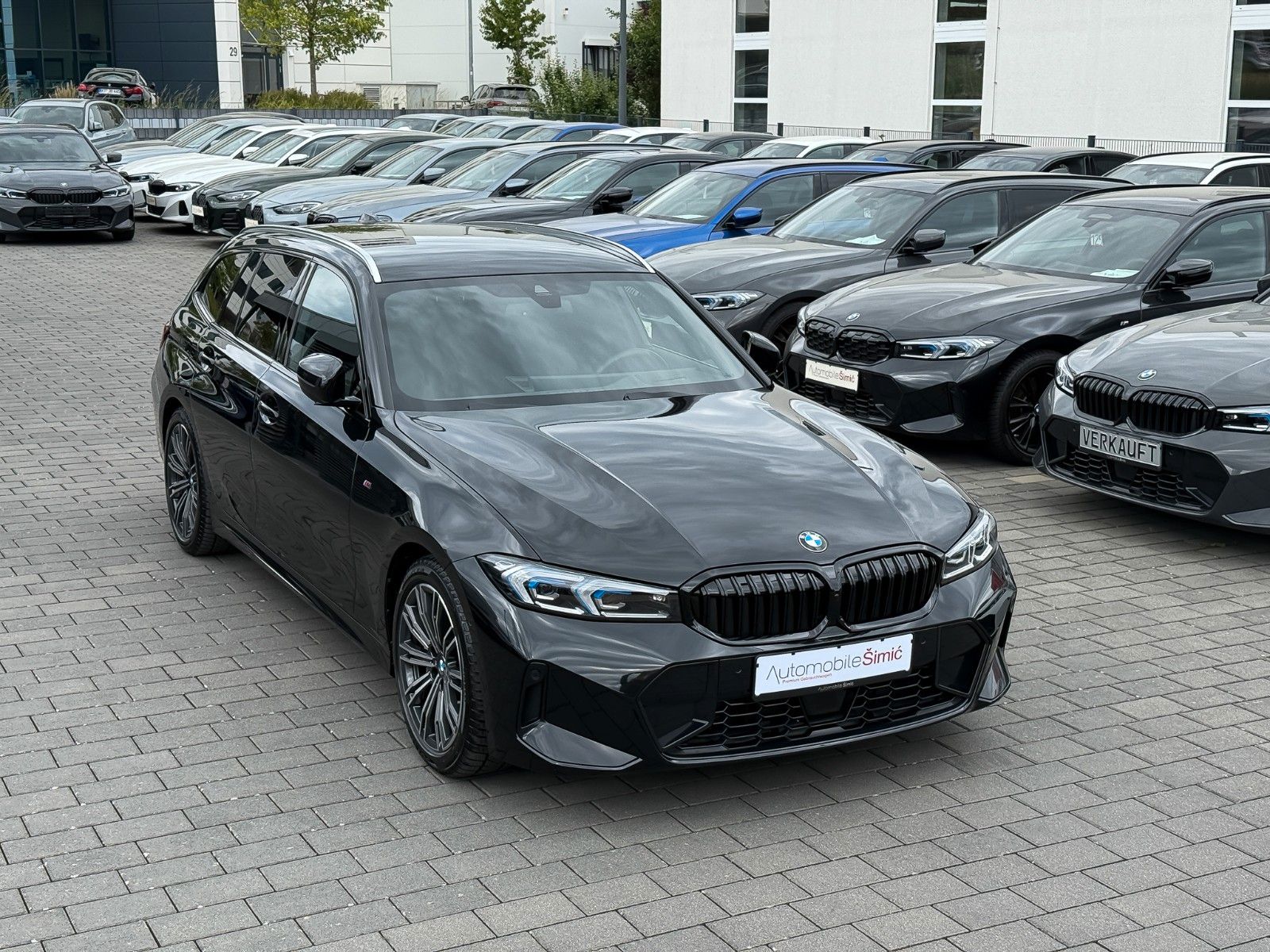 BMW 330 i M Sport - Samsaru's Car Outlet
