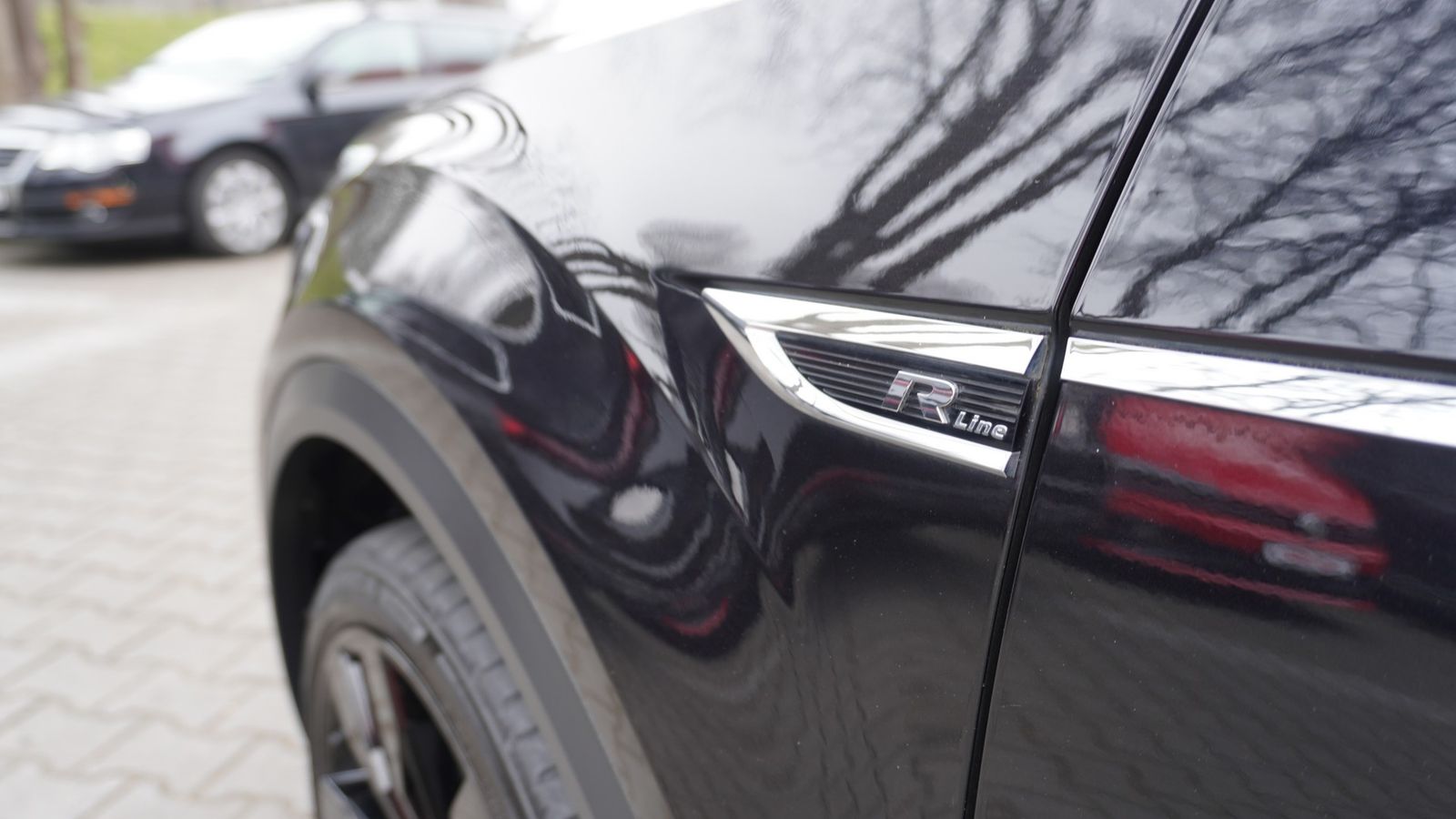 Volkswagen T-Roc 2.0 TDI R-Line - Samsaru's Car Outlet