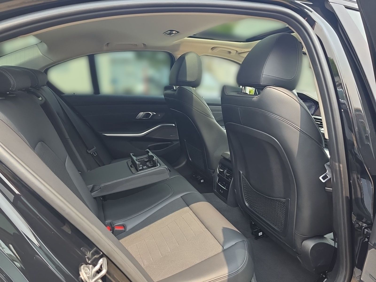 BMW 320e Sport-Line - Samsaru's Car Outlet