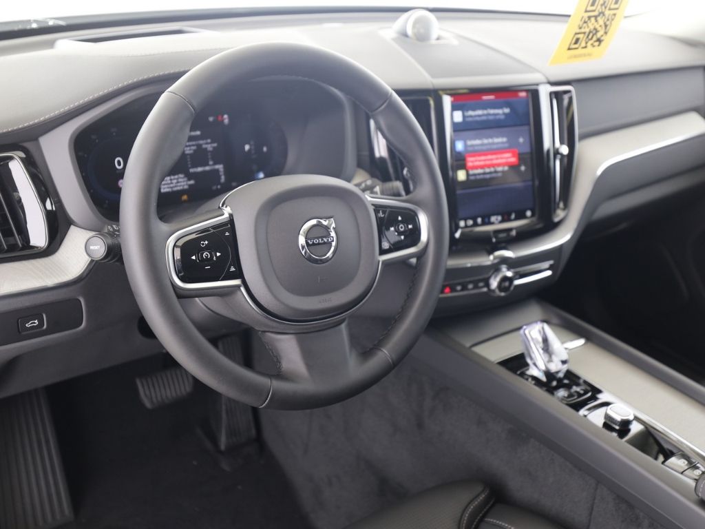 Volvo XC60 Ultra Dark AWD B5 Benzin EU6d HUD AD AHK Di