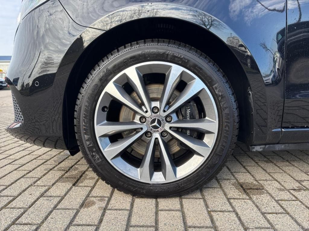 Mercedes-Benz V 220 d EDITION - Samsaru's Car Outlet