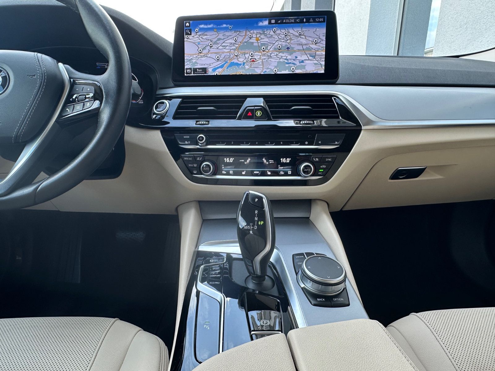 BMW 520d xDr *ACC*DRIVING*4-ZONEN KL.*KAM*HiFi*LEDER