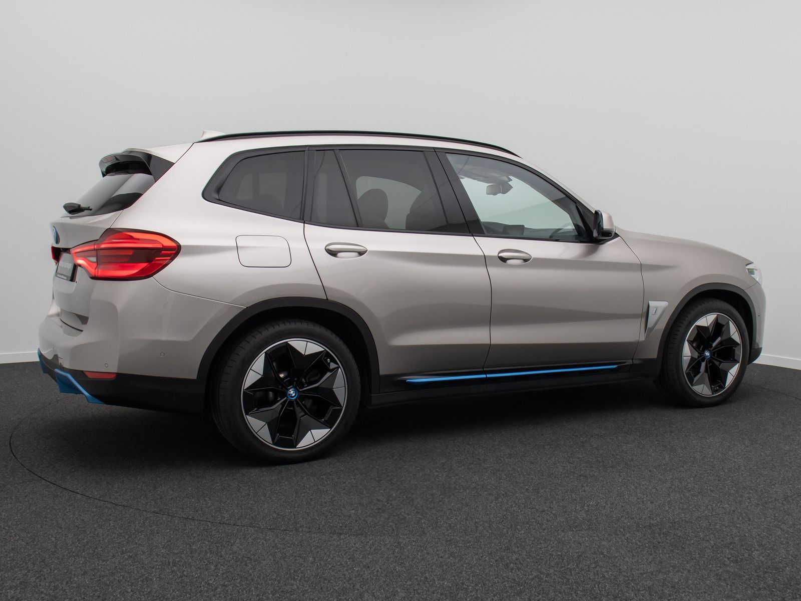 BMW iX3 IMPRESSIVE DAB 360°HUD Panorama H/K 20Zoll