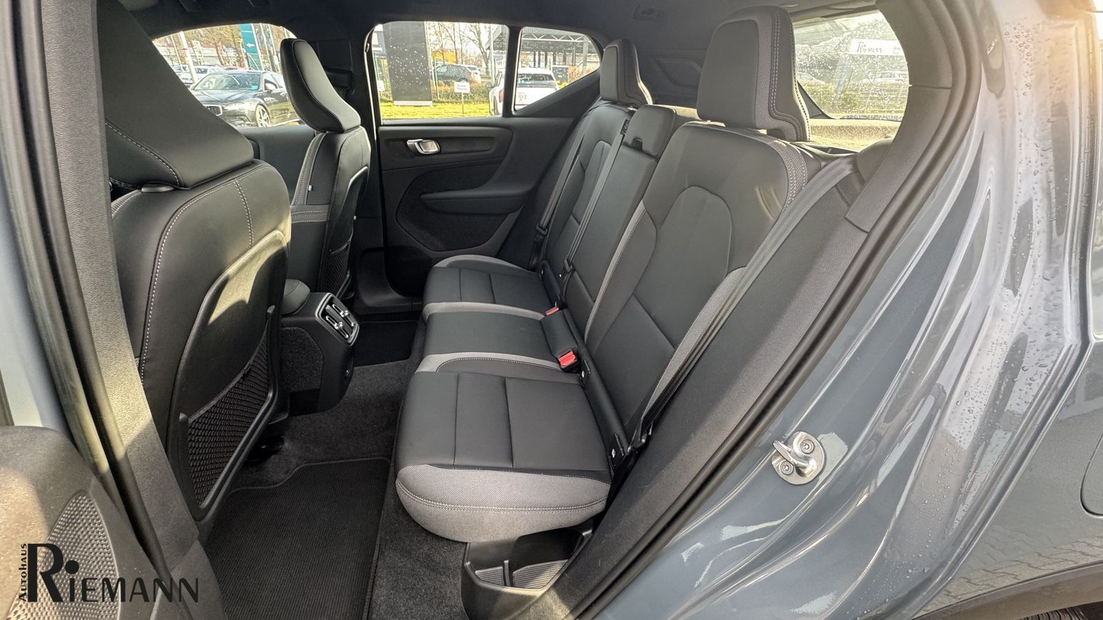 Volvo XC40 Recharge Single Motor Plus + Winter-Paket