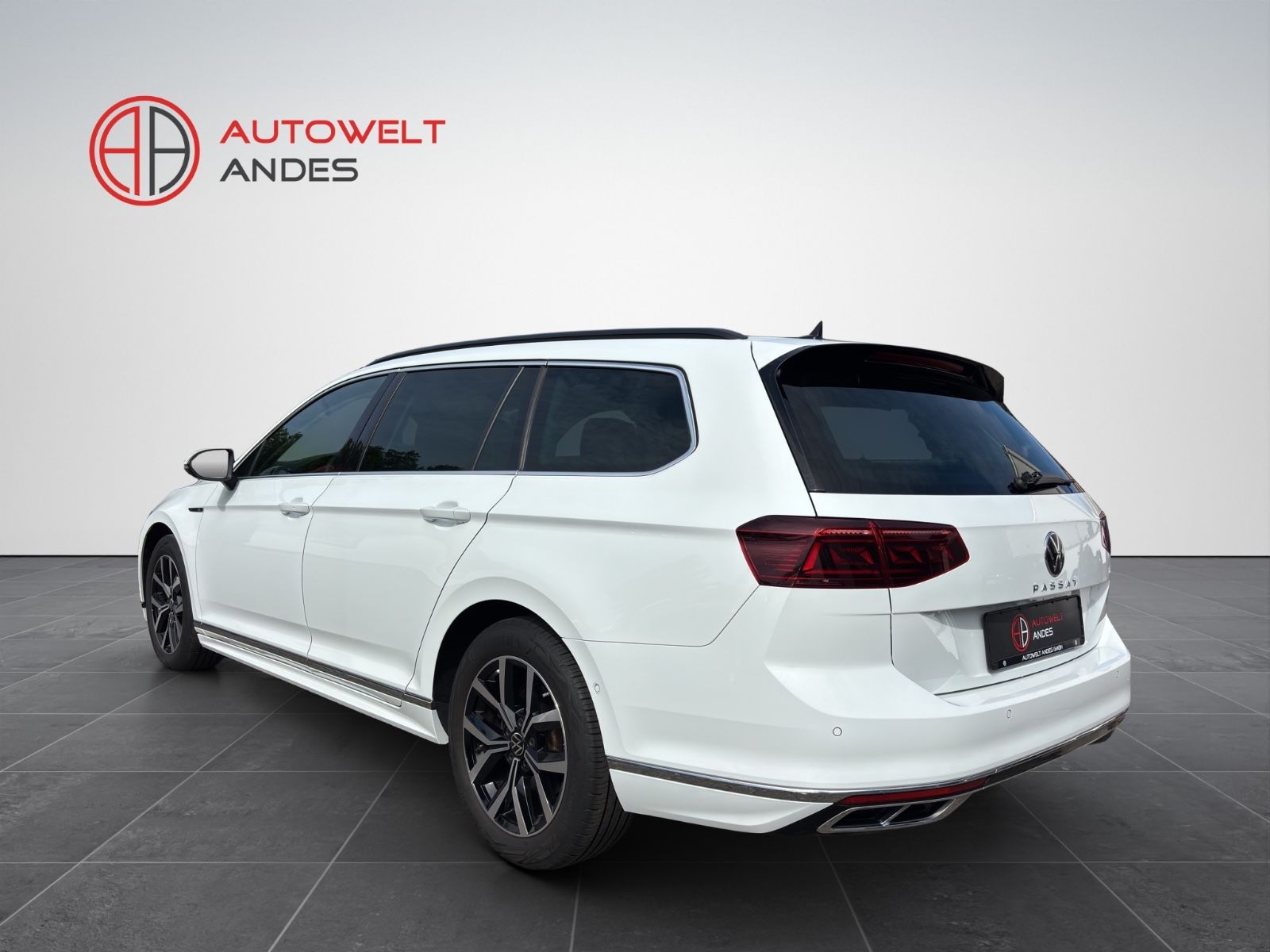 Volkswagen Passat Var. R Line - Samsaru's Car Outlet