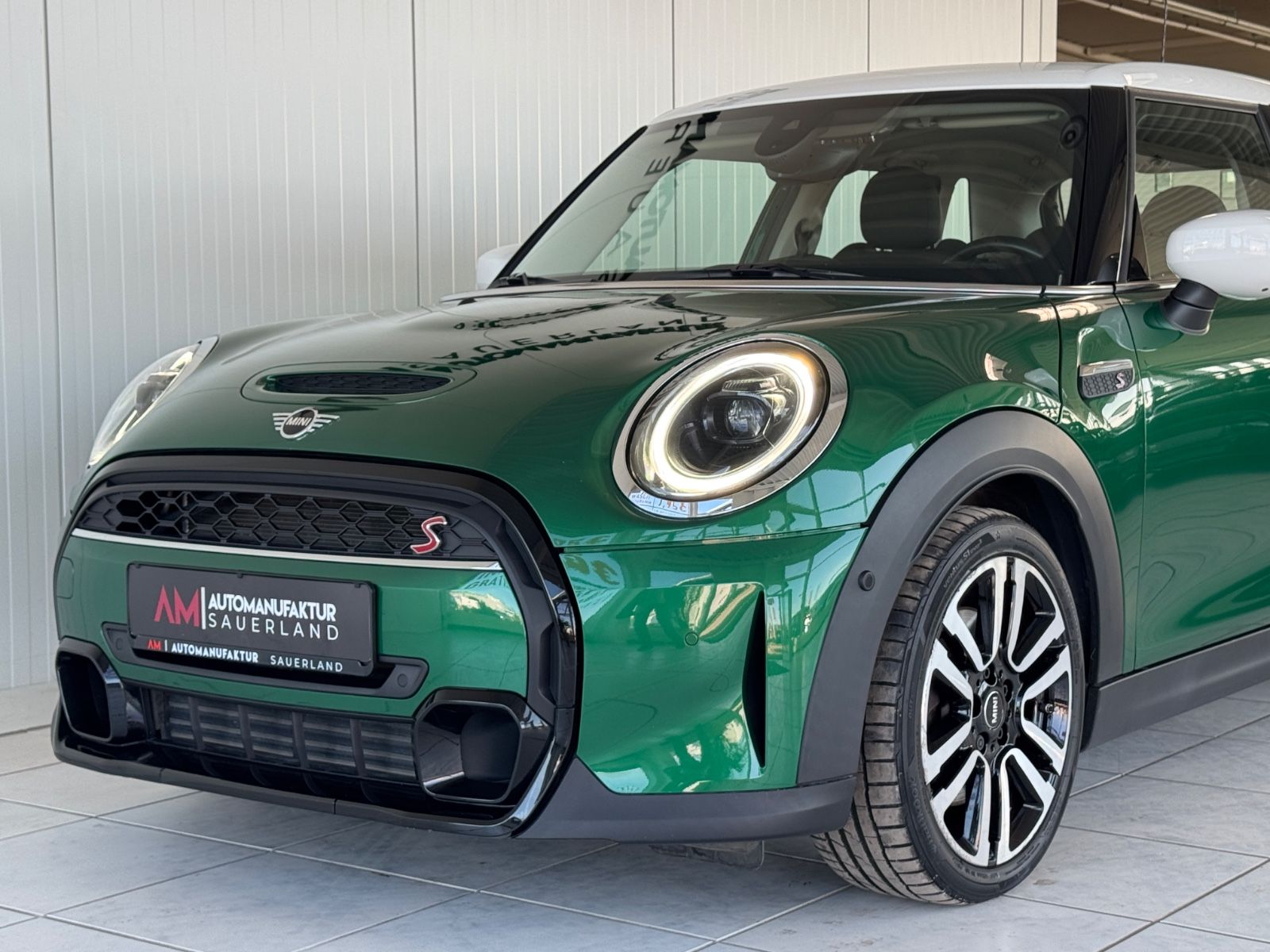MINI Cooper S Classic - Samsaru's Car Outlet