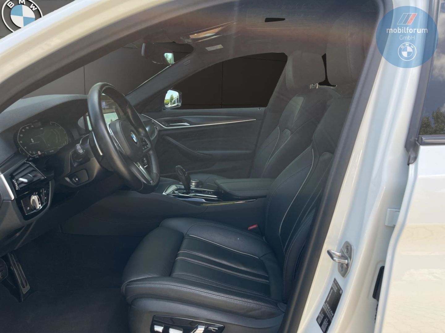 BMW 530 i Touring M-Sport AHK StandHZG Panorama