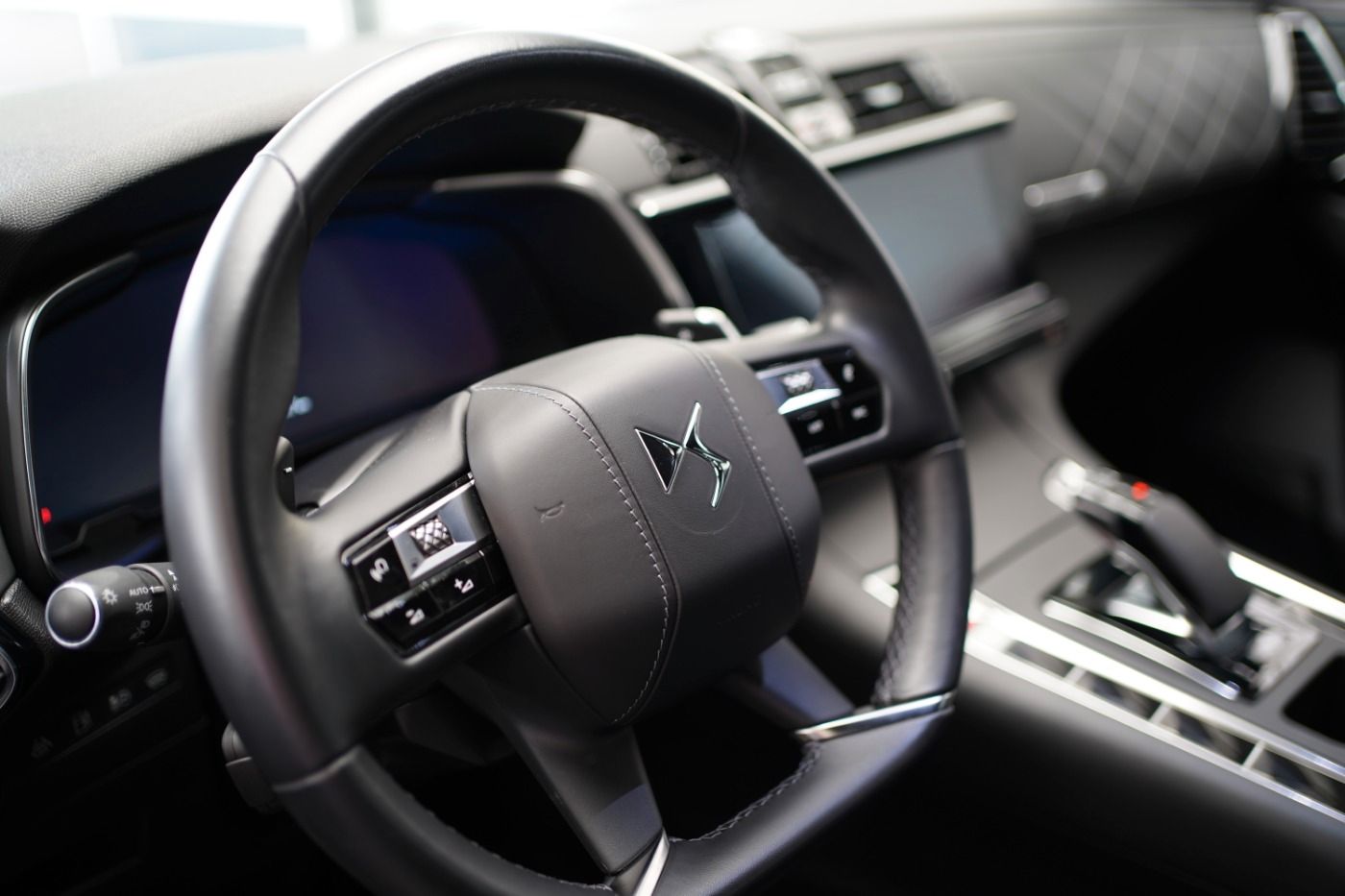 DS Automobiles DS7 Crossback E-Tense 4x4 300 Ligne Noire