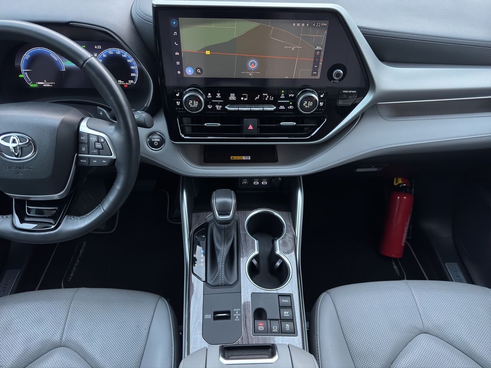 Toyota Highlander Hybrid Luxury 7 SITZER+LEDER+AHK+JBL
