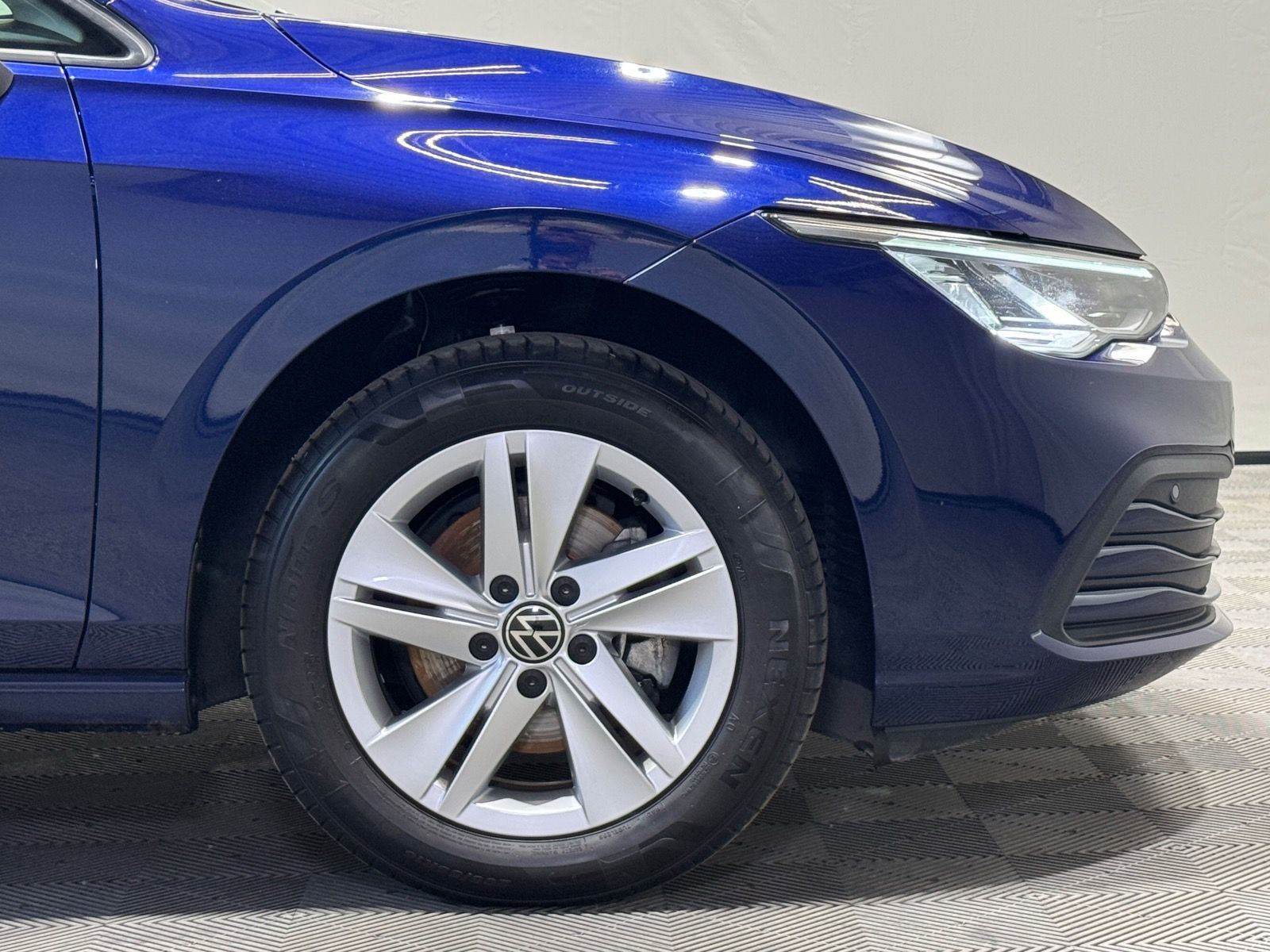 Volkswagen Golf Life 1.0 TSI - Samsaru's Car Outlet