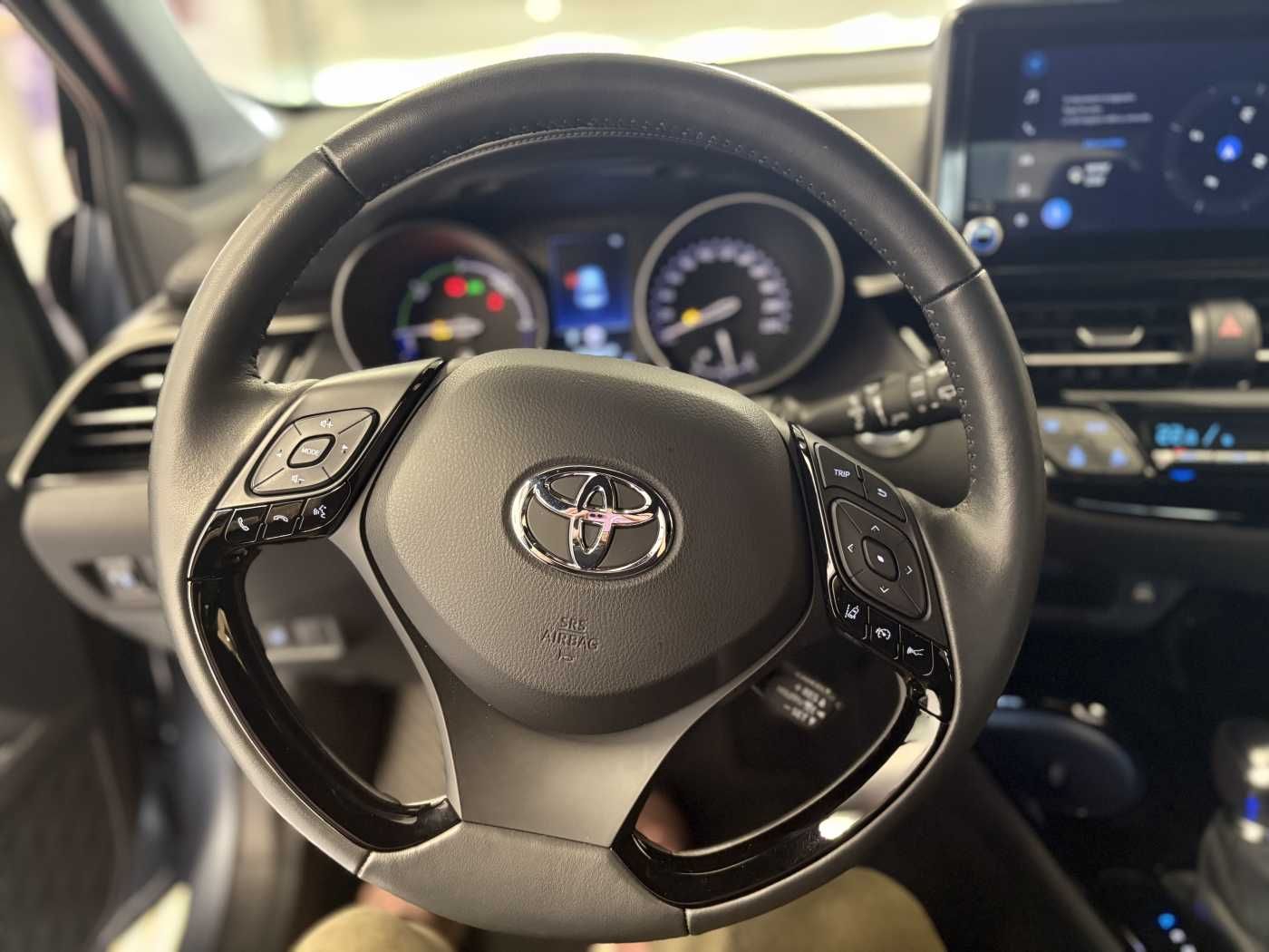 Toyota C-HR Hybrid - Samsaru's Car Outlet