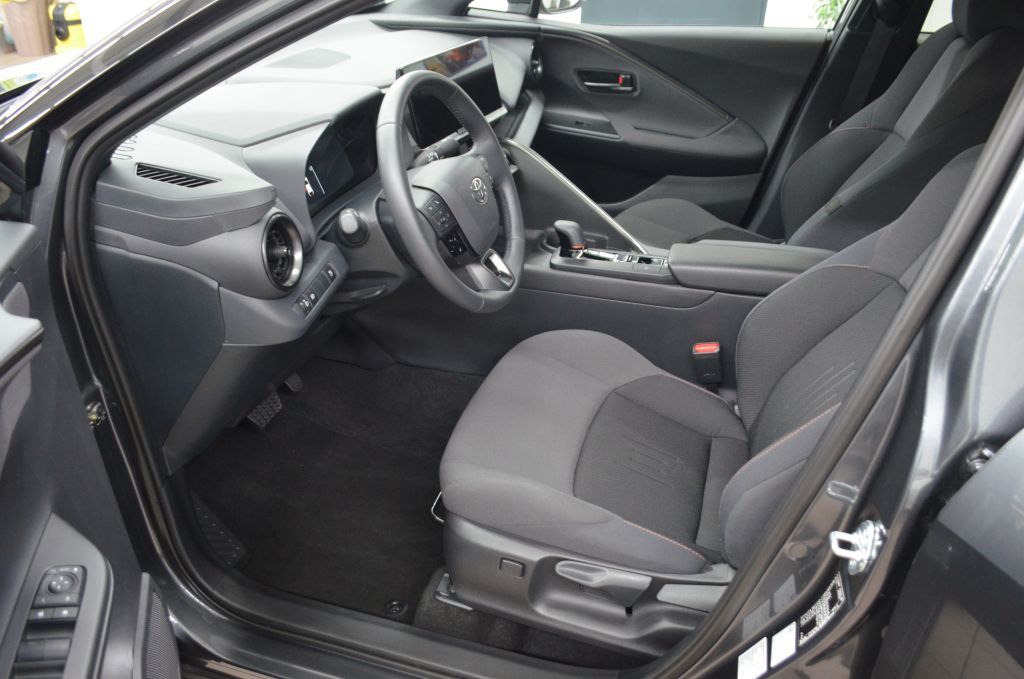 Toyota C-HR 1.8 Hybrid Teamplayer*NAVI*PDC*SHZG*