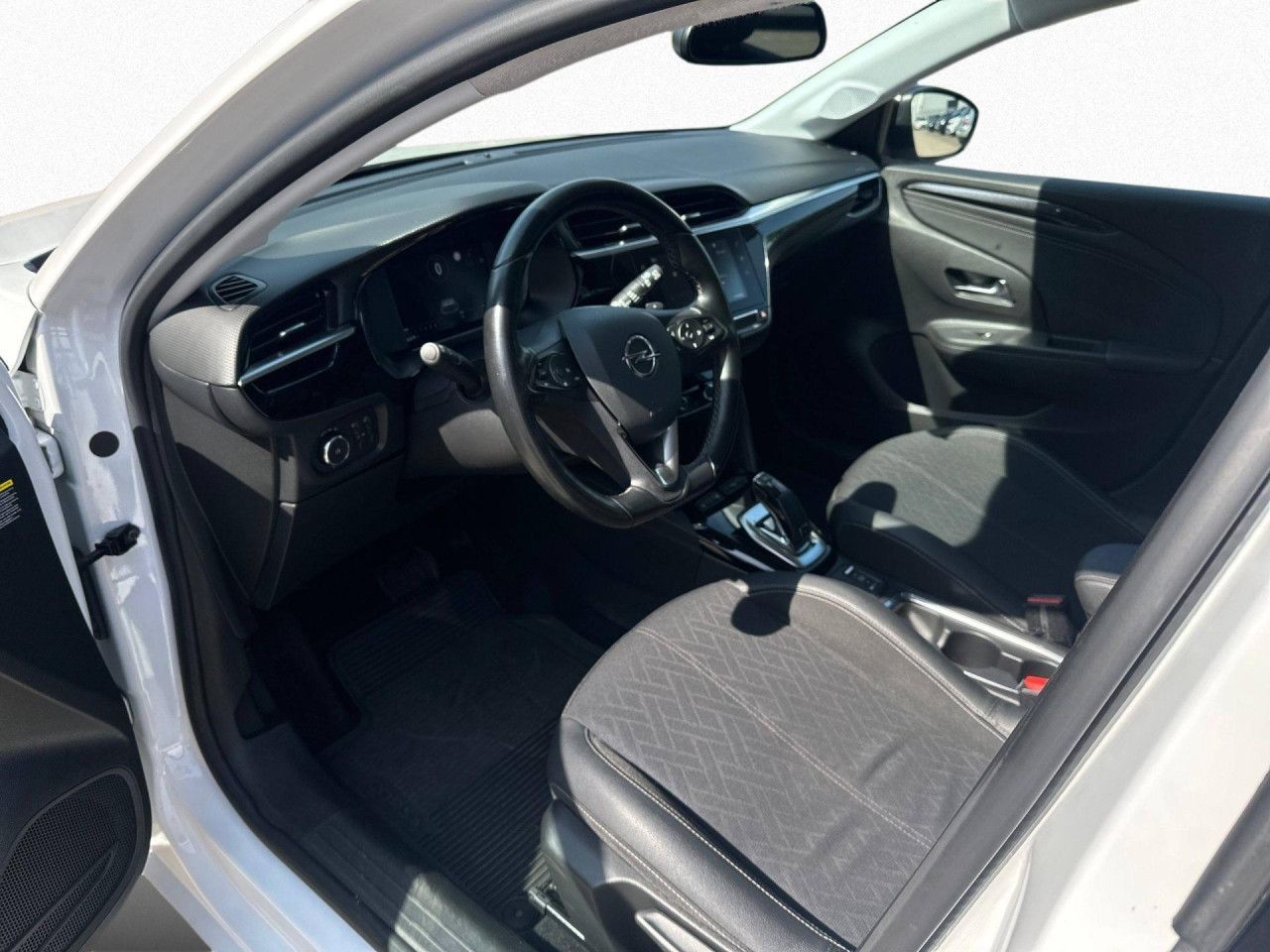 Opel Corsa Elegance - Samsaru's Car Outlet