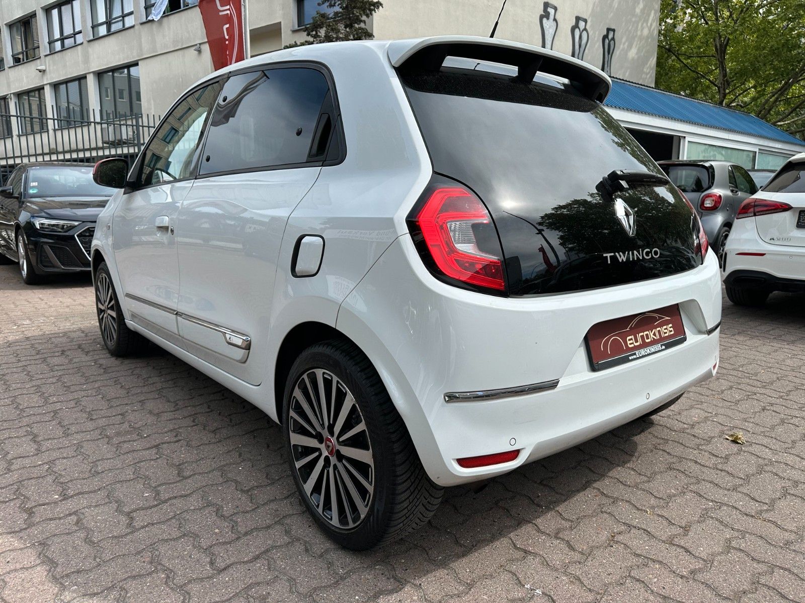 Renault Twingo TCe90 - Samsaru's Car Outlet