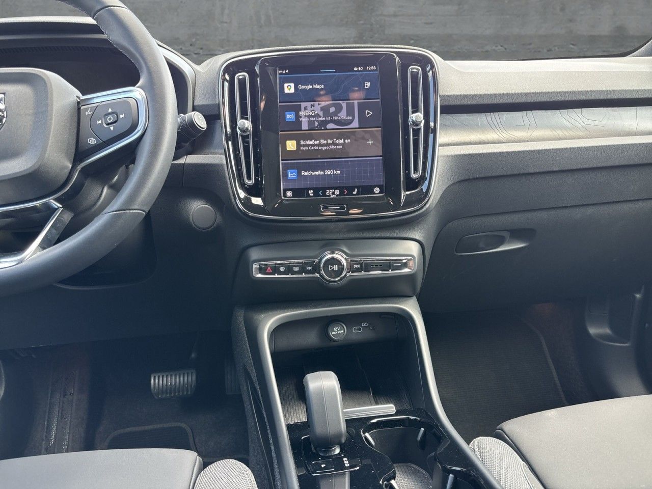 Volvo XC40 Twin Pure Electric AWD Ultimate Recharge - Samsaru's Car Outlet