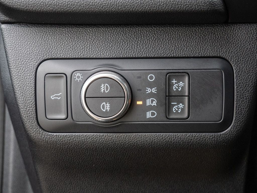 Ford KUGA ST-LINE X - Samsaru's Car Outlet