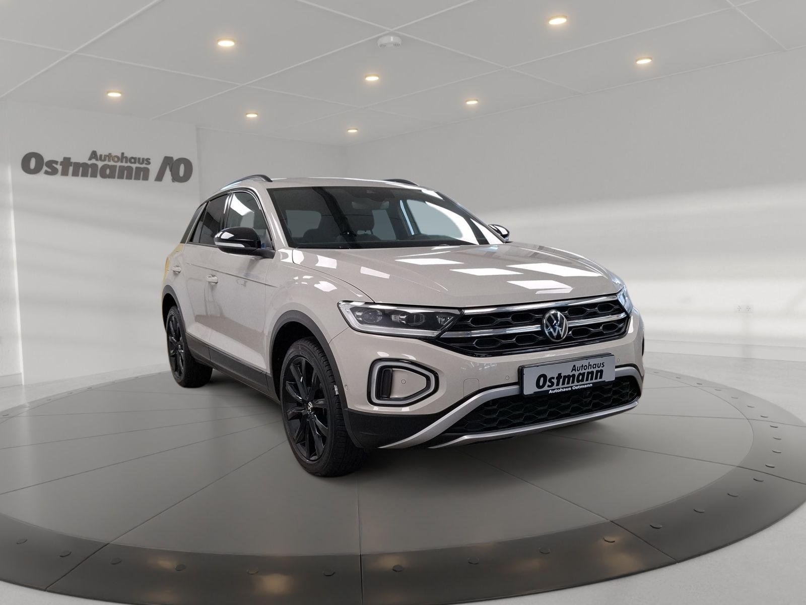 Volkswagen T-Roc 1.5 TSI Style - Samsaru's Car Outlet