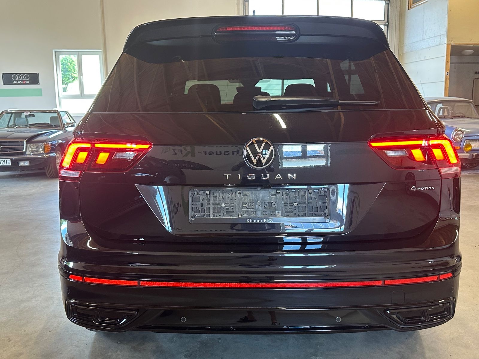 Volkswagen Tiguan R-Line 4Motion - Samsaru's Car Outlet