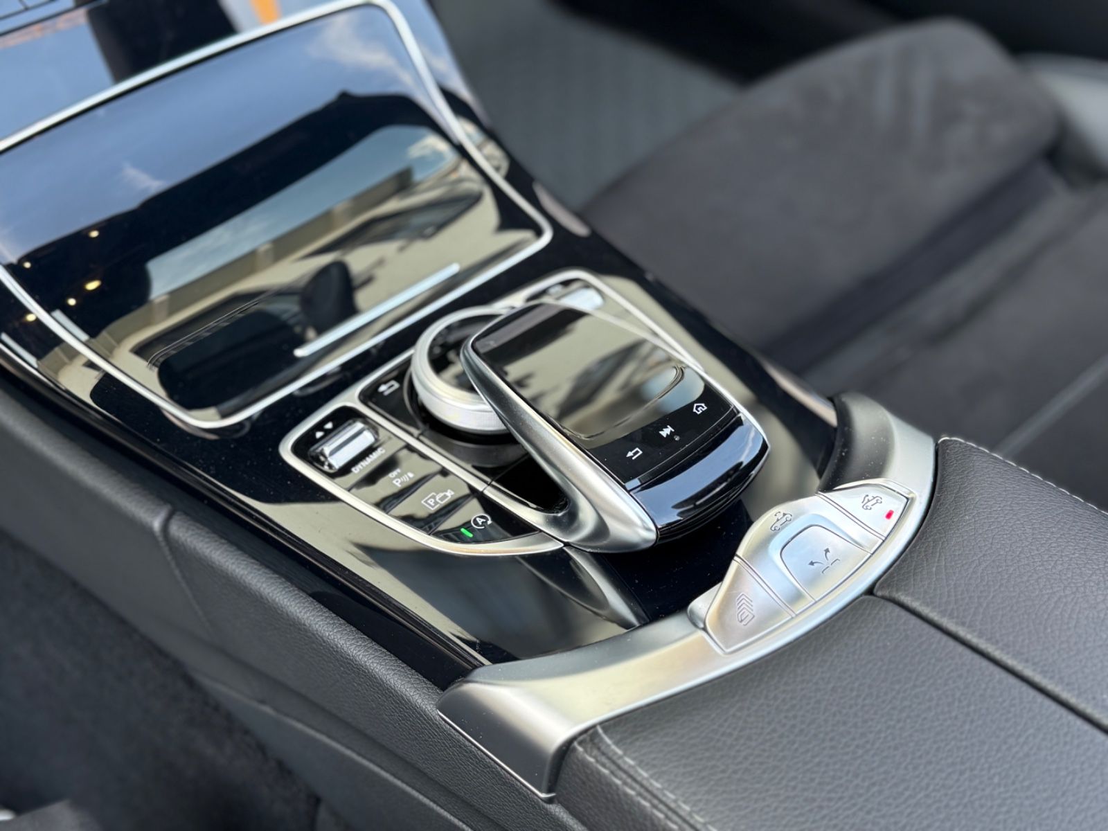 Mercedes-Benz C 200 Cabrio AMG Line - Samsaru's Car Outlet