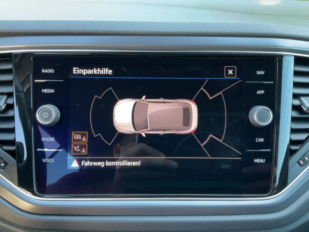 Volkswagen T-Roc 1.5 TSI DSG R-LINE - Samsaru's Car Outlet