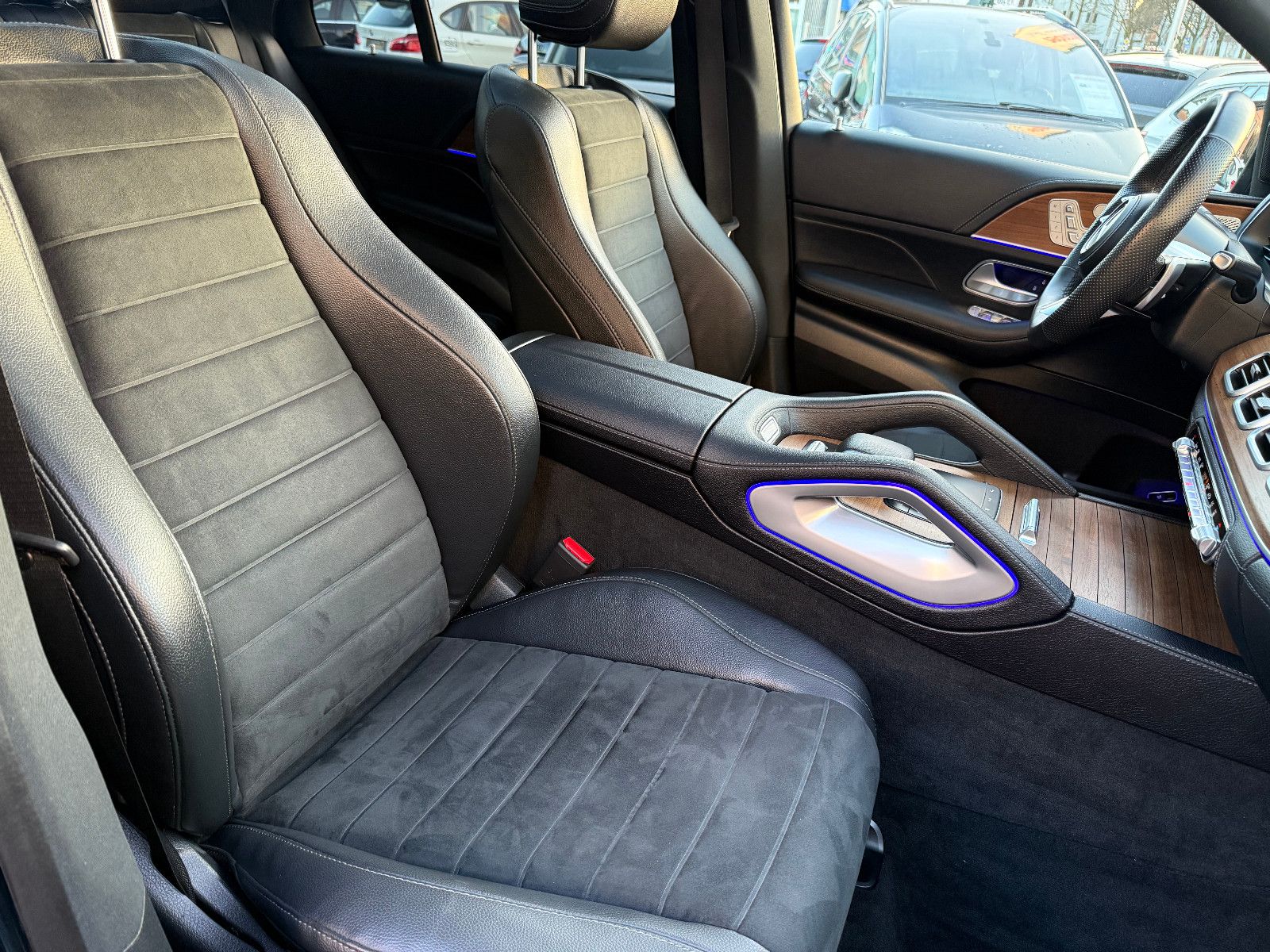 Mercedes-Benz GLE 350de 4Matic*AMG*ACC*PANO*Burmester*AHK*