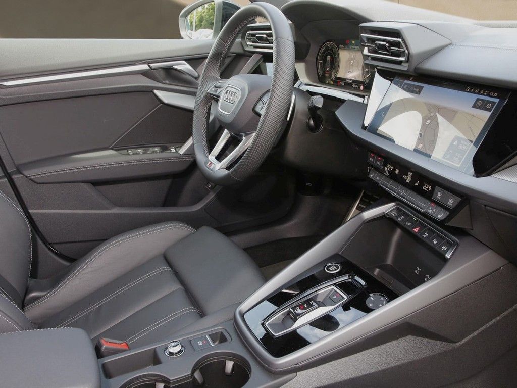 Audi A3 Sportback 45 TFSI e S line 18"|LEDER|PANO|SHZ