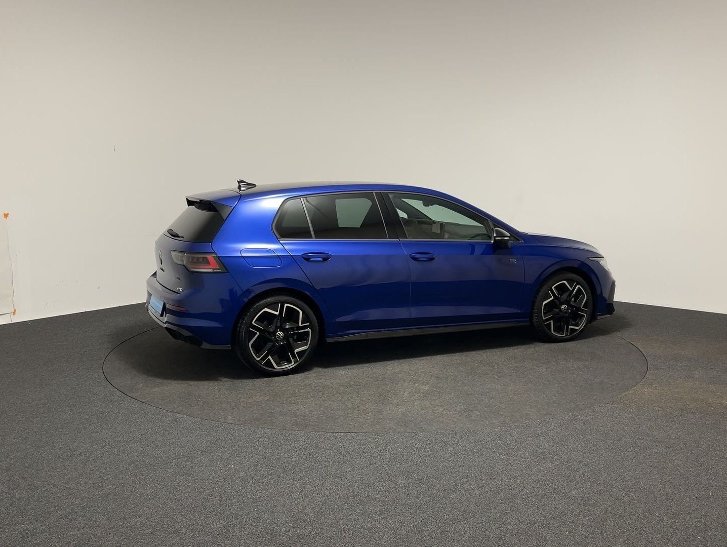 Volkswagen Golf VIII 1.5 eTSI DSG R-Line CarPlay Black ACC