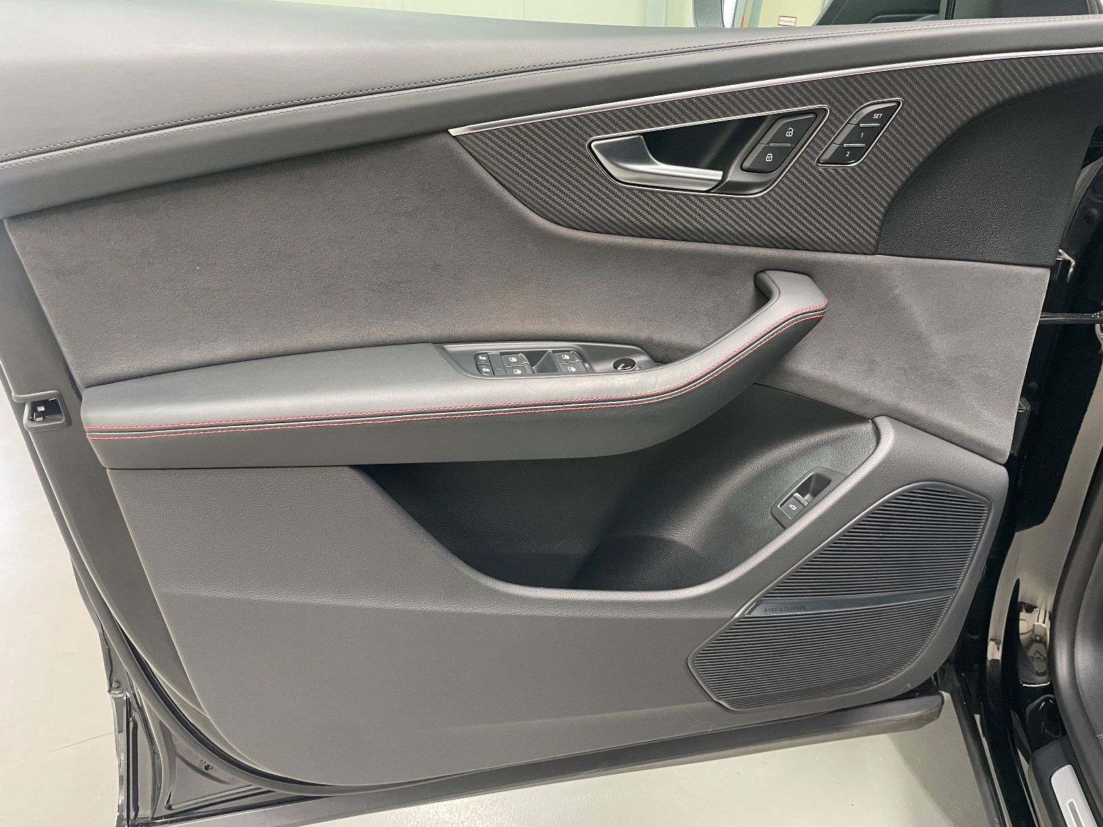 Audi RSQ8/Keramik/Carbon/Pano/RS-Dynm-Pkt/APR-720PS