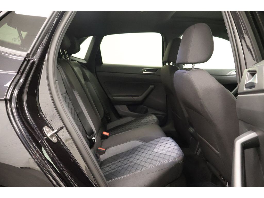 Volkswagen Polo VI 1.0 TSI R-Line DSG,Navi,Matrix,RFK